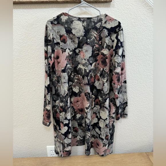 Honey Me Floral Cardigan - Picture 2 of 7